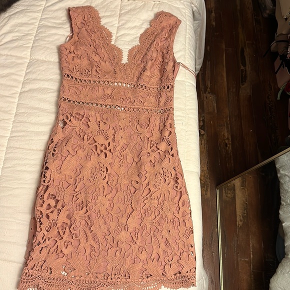 Pink dress - Picture 1 of 3